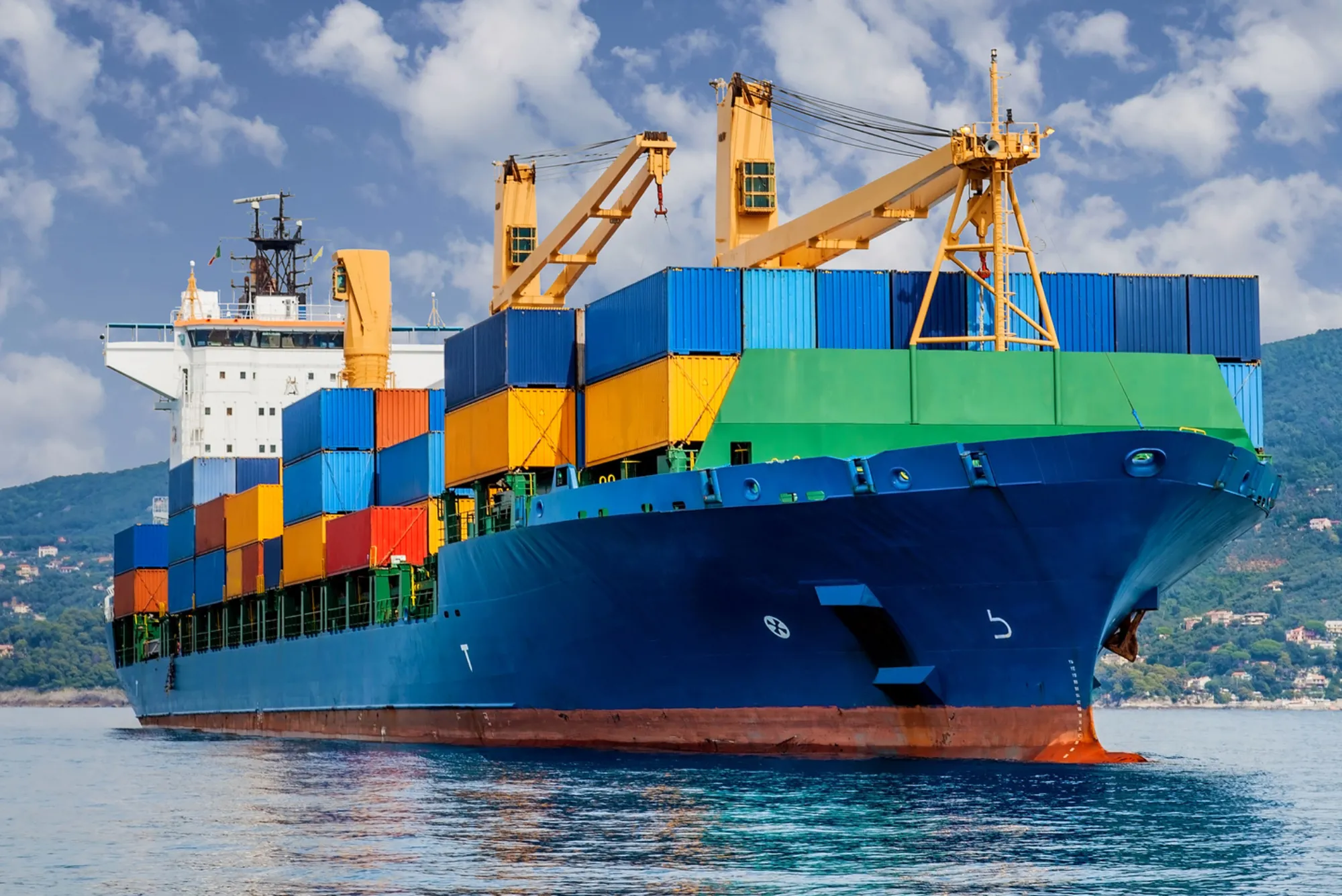 are the benefits of a freight forwarder