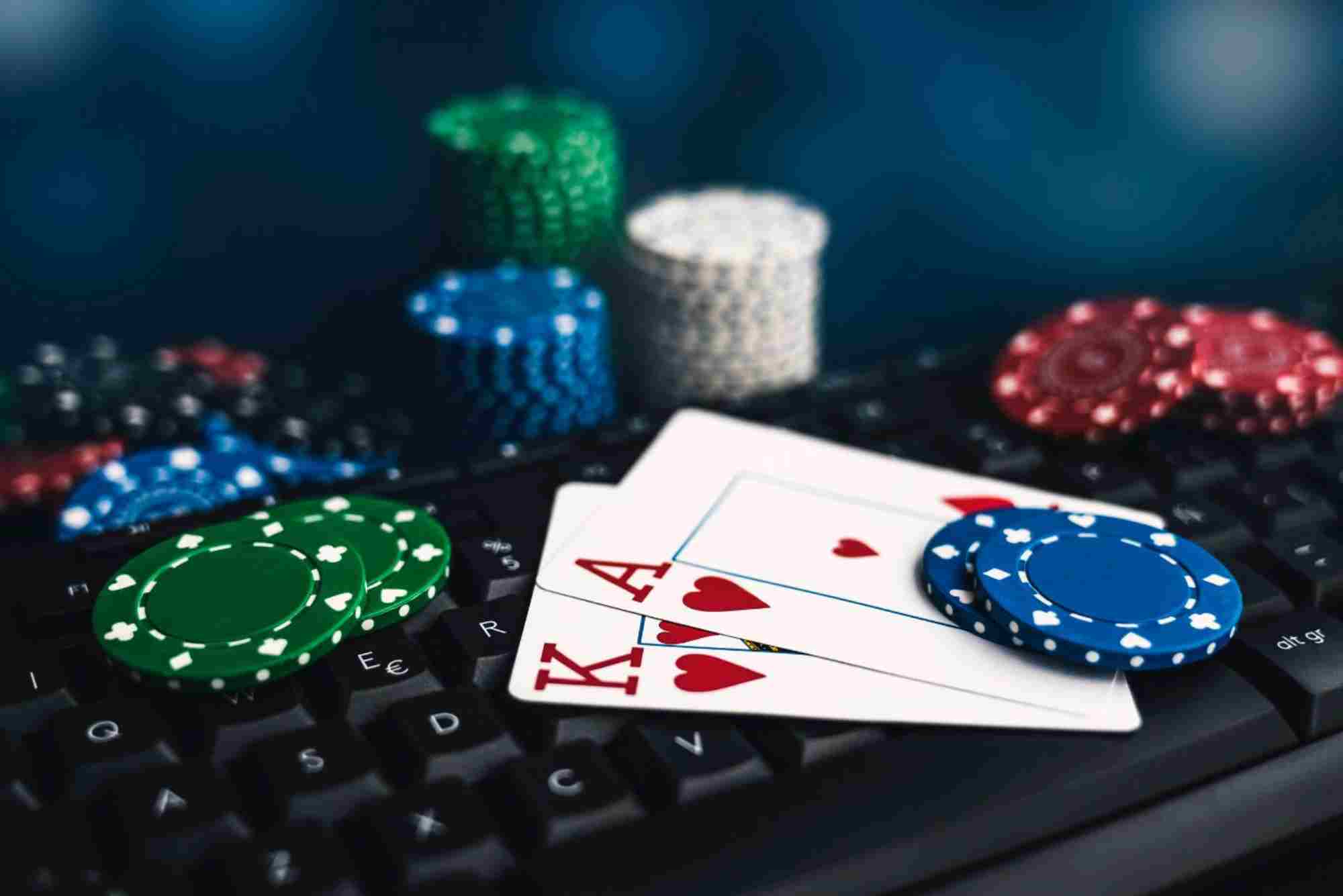 How do online casino games ensure fairness